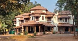 Bawadekar Wada, near Gaganbawda